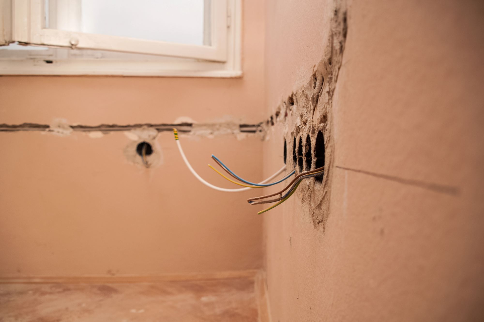Moderne Elektroinstallation für Sanierungen – E-Konzept in Babenhausen: Erneuern Sie Ihre Elektroanlagen mit höchster Qualität und Sicherheit. Mehr erfahren auf unserer Website!